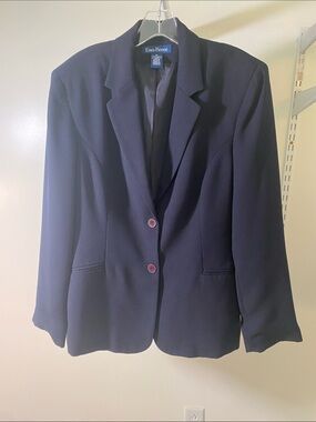 Classic! Evan Picone navy blue 2 button blazer.
